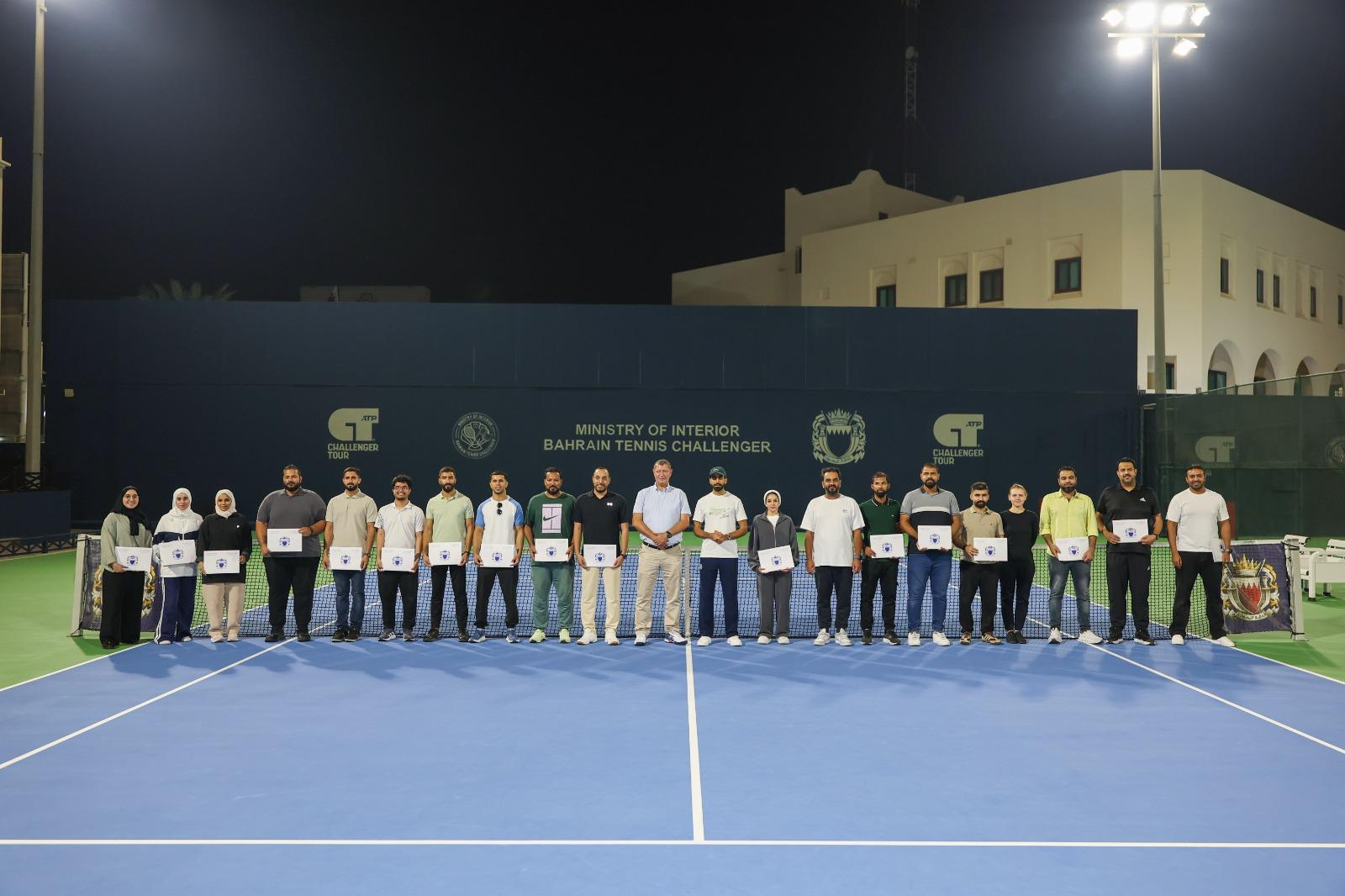 اللجنة الدائمة لرياضة التنس بوزارة الداخلية تنظم دورة حكام الخطوط الأولى بمشاركة 25 متدربًا<